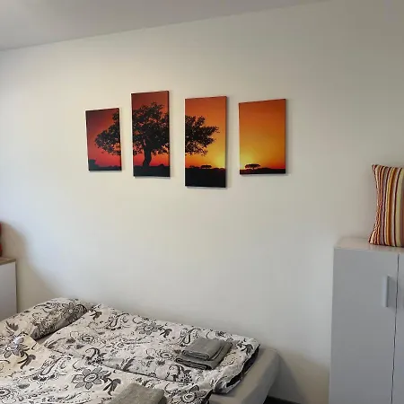 Messe- Und Apartman *