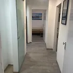Messe- Und Apartman *