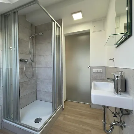 Messe- Und Lejlighed Feucht